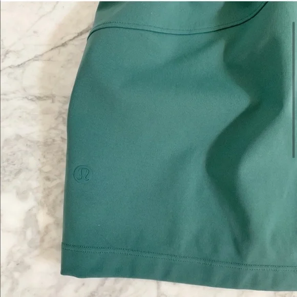 Lululemon On The Fly Short Size 4 - Picture 3 of 6